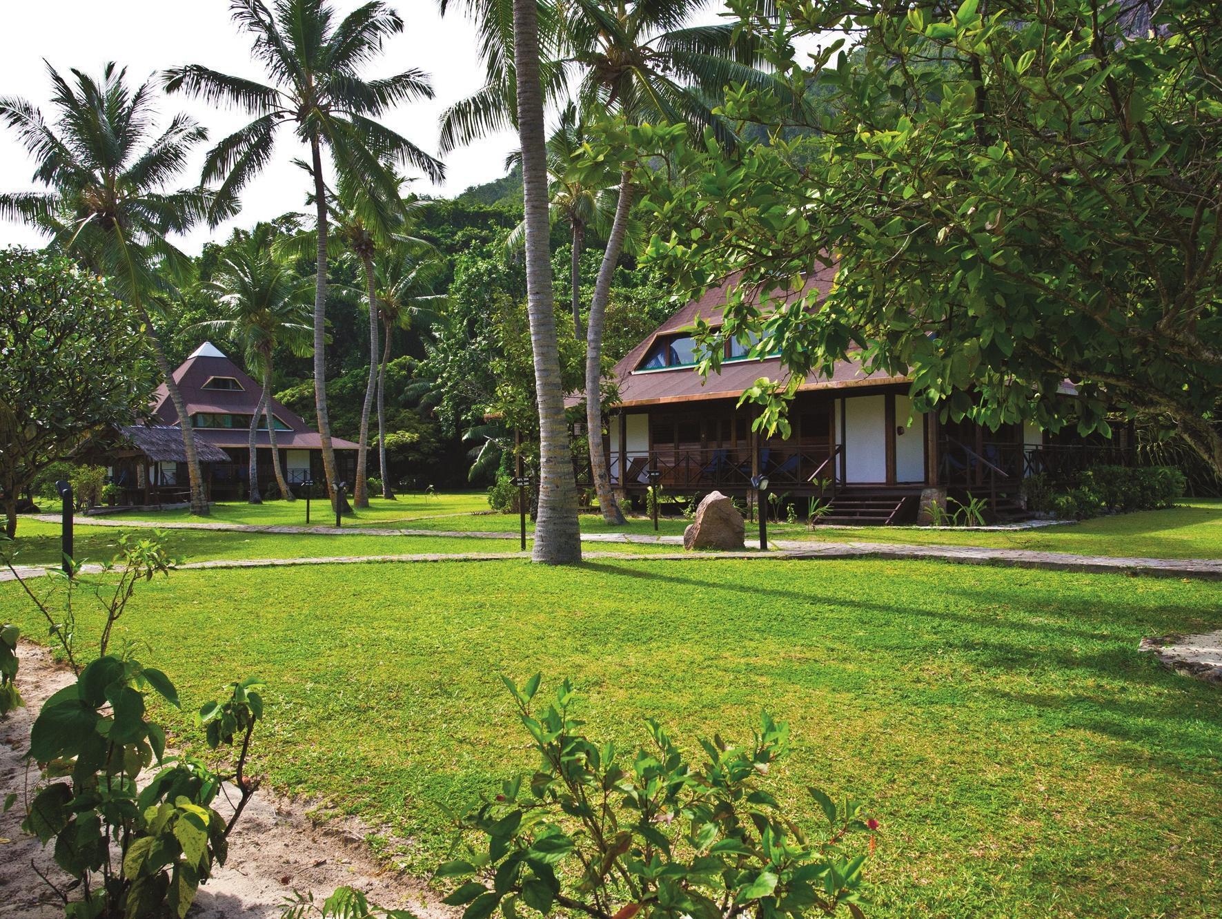 New Emerald Cove Hotel Baie Sainte-Anne Extérieur photo