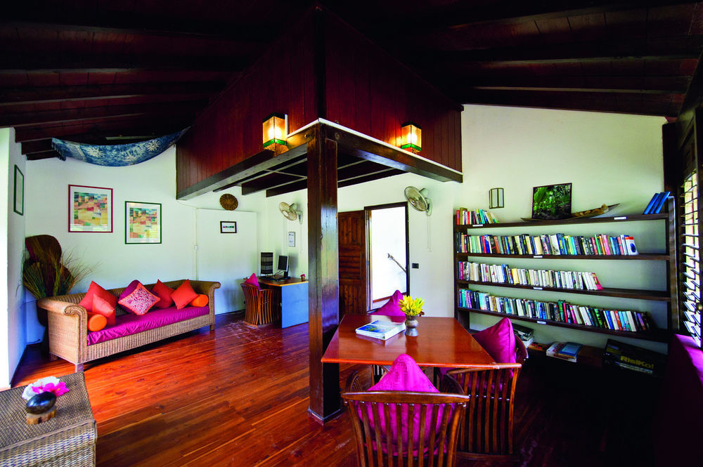New Emerald Cove Hotel Baie Sainte-Anne Extérieur photo