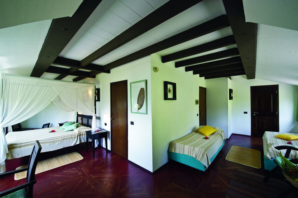 New Emerald Cove Hotel Baie Sainte-Anne Extérieur photo