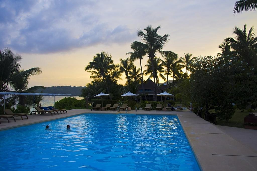 New Emerald Cove Hotel Baie Sainte-Anne Extérieur photo