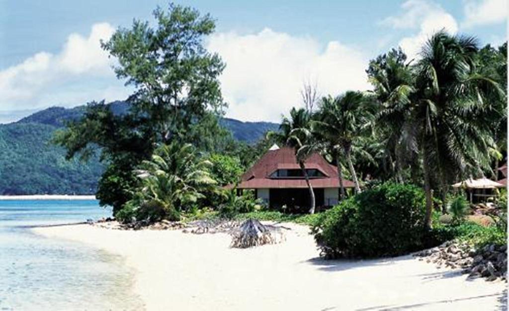 New Emerald Cove Hotel Baie Sainte-Anne Extérieur photo